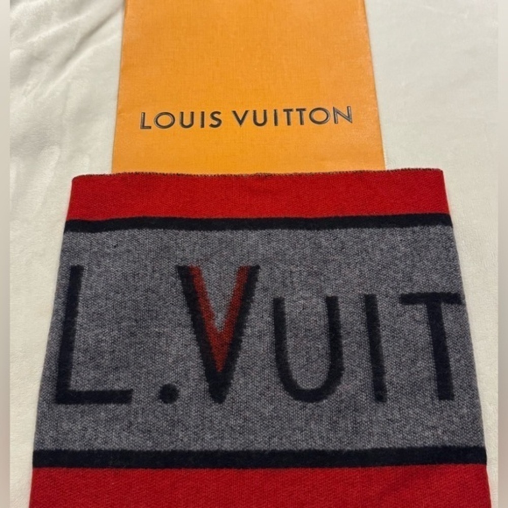 Louis Vuitton cashmere blend long scarf unisex